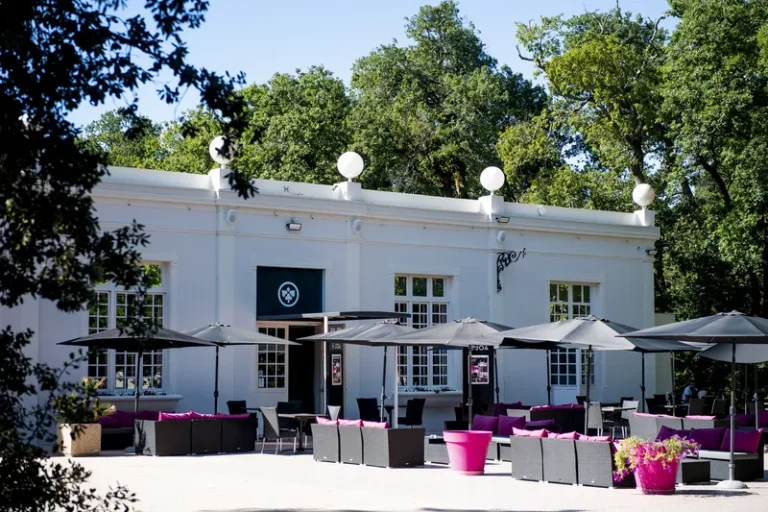 White casino building and outdoor terrace at Casino JOA de Fouras