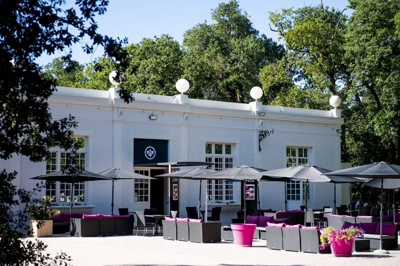 White casino building and outdoor terrace at Casino JOA de Fouras