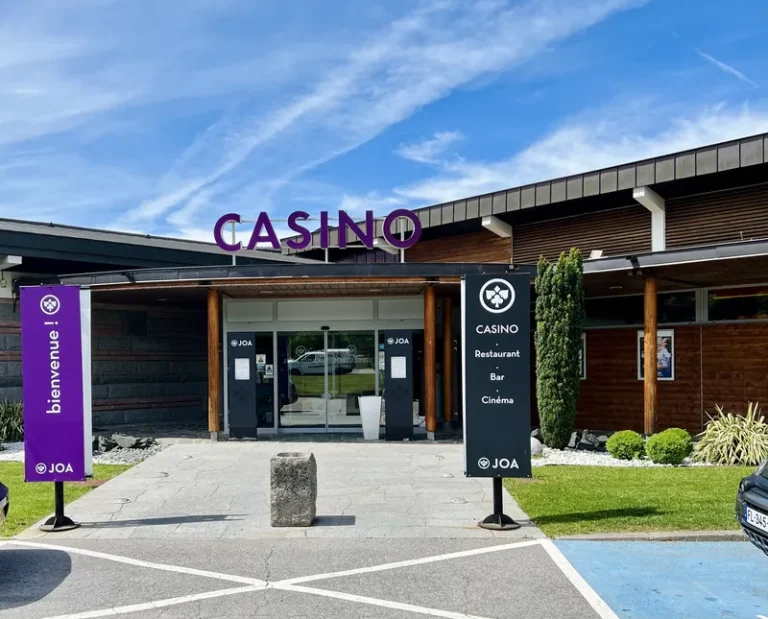 Sunny front entrance to Casino JOA de Gérardmer
