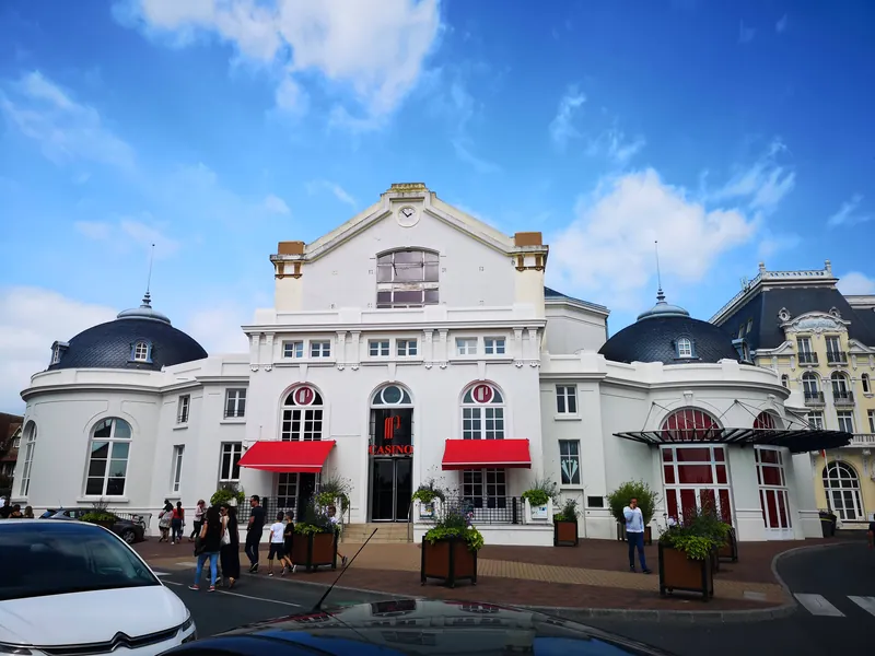 Façade au Casino Partouche Cabourg