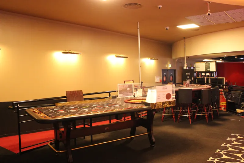 Table de blackjack au Casino Partouche Coutainville