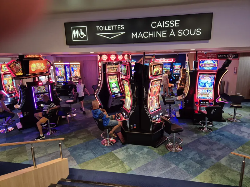 Espace de machines à sous au Casino Partouche Dieppe