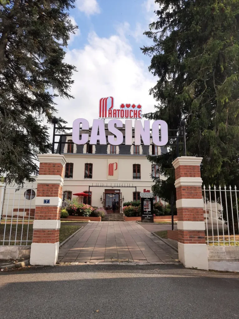 Entrée du Casino Partouche Évaux-les-Bains
