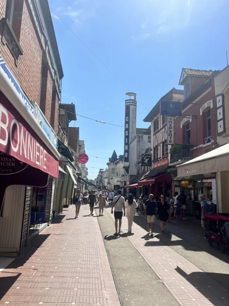 Casino vu depuis la rue au Casino Partouche Le Touquet