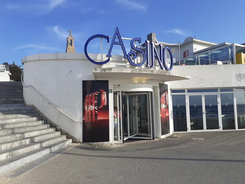 Entrée principale au Casino Partouche Pléneuf-Val-André