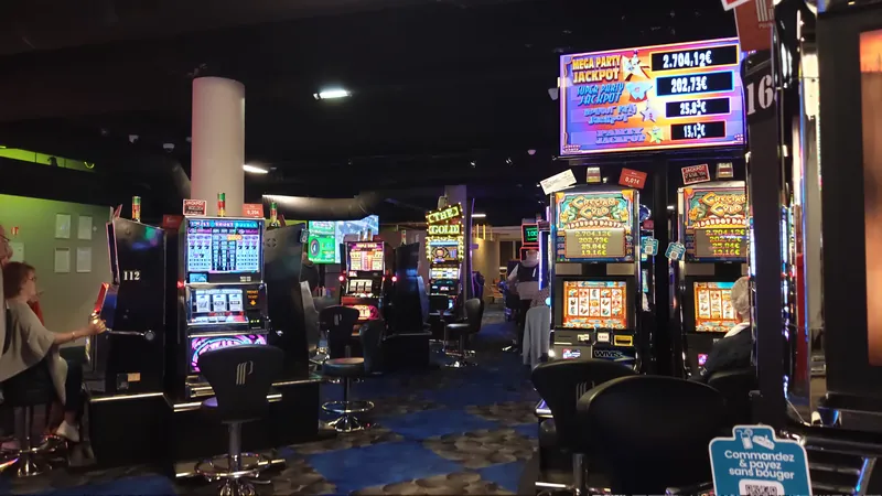 Salle de machines à sous au Casino Partouche Pléneuf-Val-André