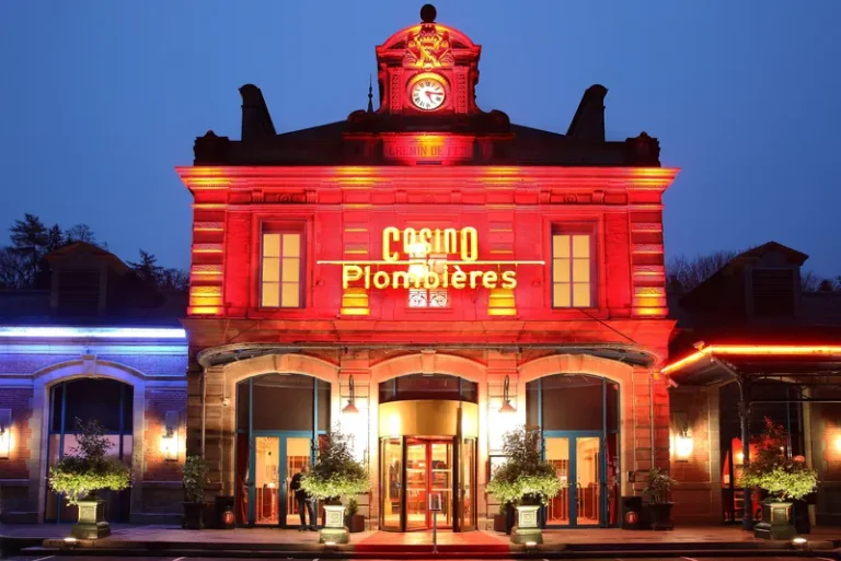Façade principale du Casino Partouche Plombières-les-Bains