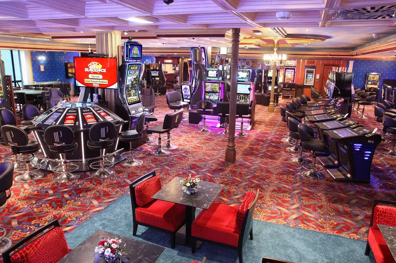 Salle de jeux du Casino Partouche Plombières-les-Bains