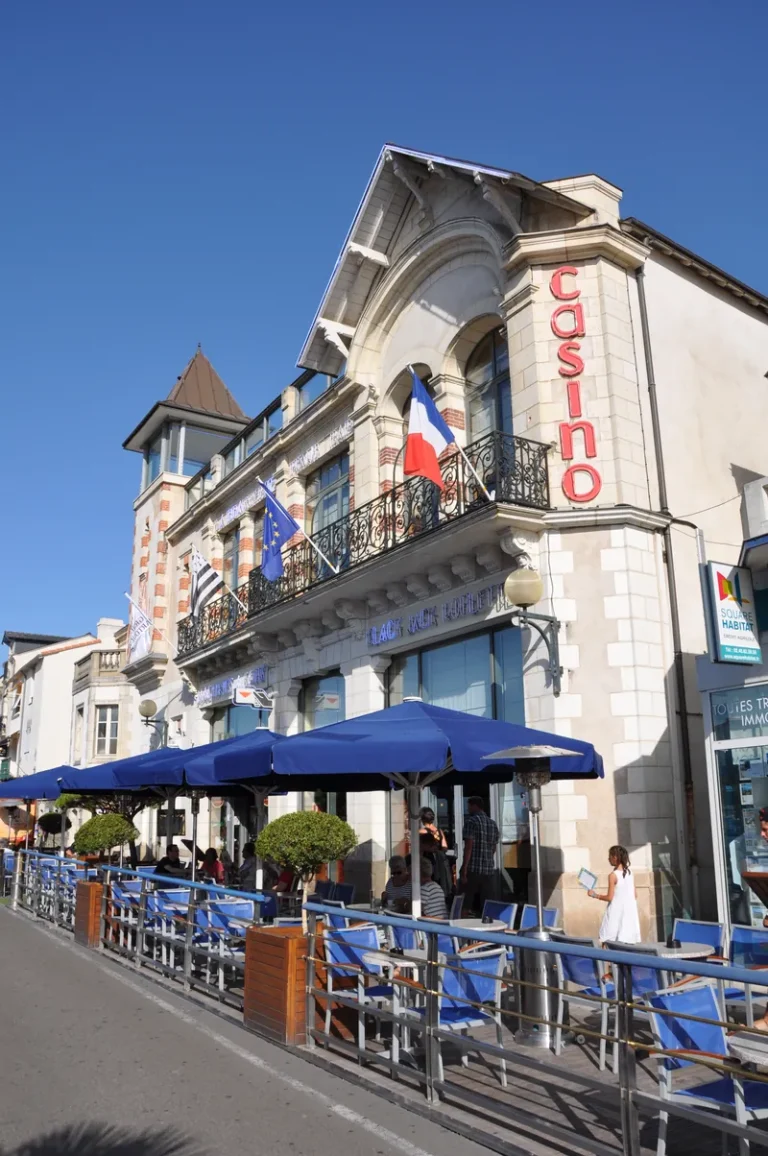 Façade historique du Casino Partouche Pornic