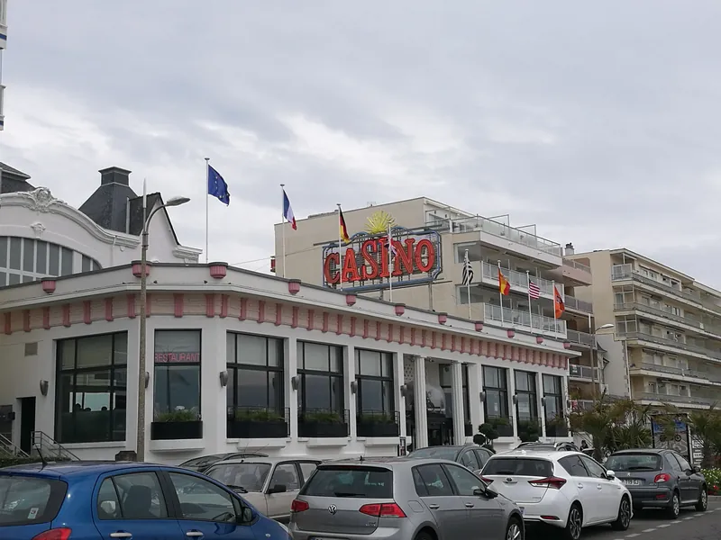 Façade du Casino Partouche Pornichet en journée