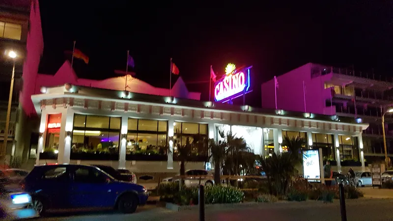 Façade du Casino Partouche Pornichet de nuit
