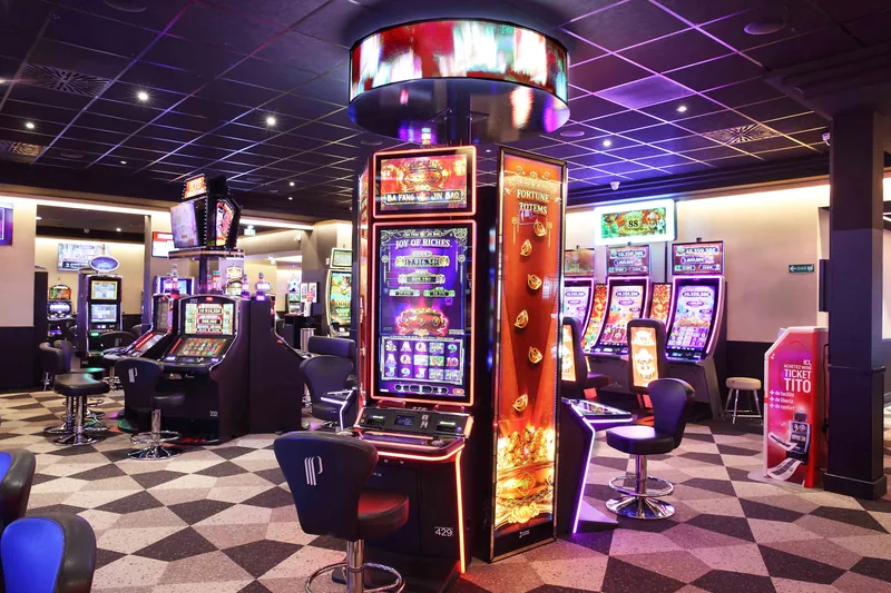 Machines à sous lumineuses du Casino Partouche Saint Galmier