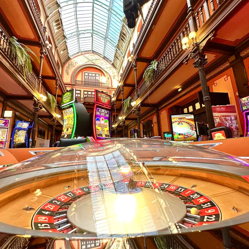 Roulette dans l’atrium du Casino Partouche Salies-de-Béarn