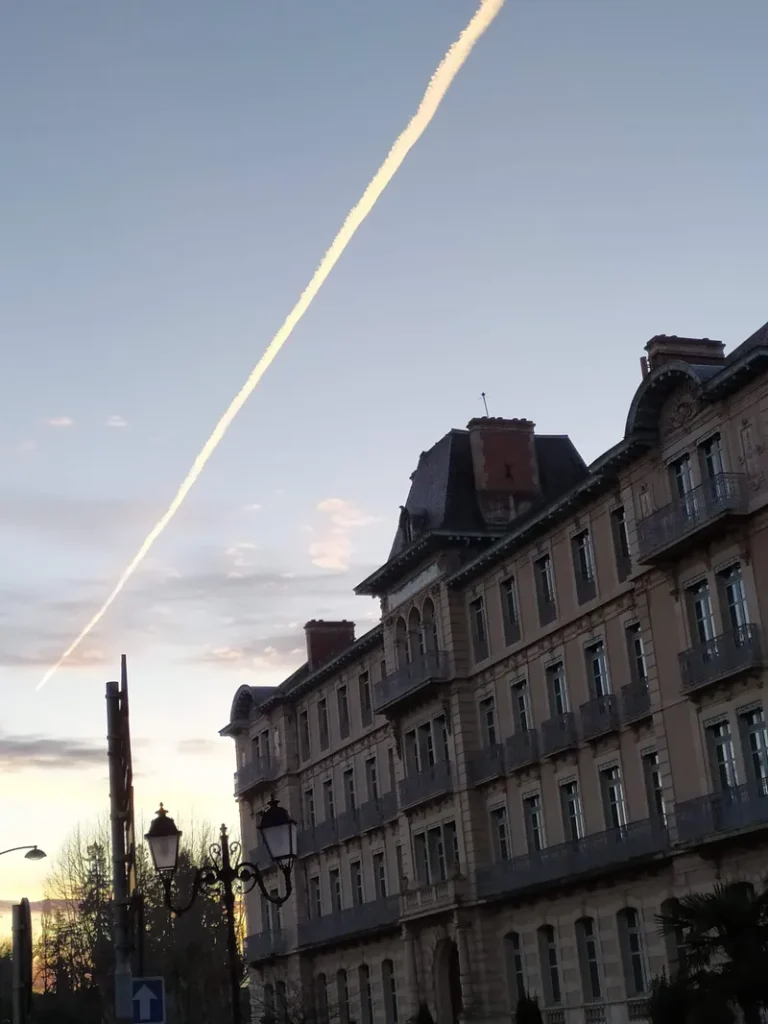 Rue devant le Casino Partouche Salies-de-Béarn